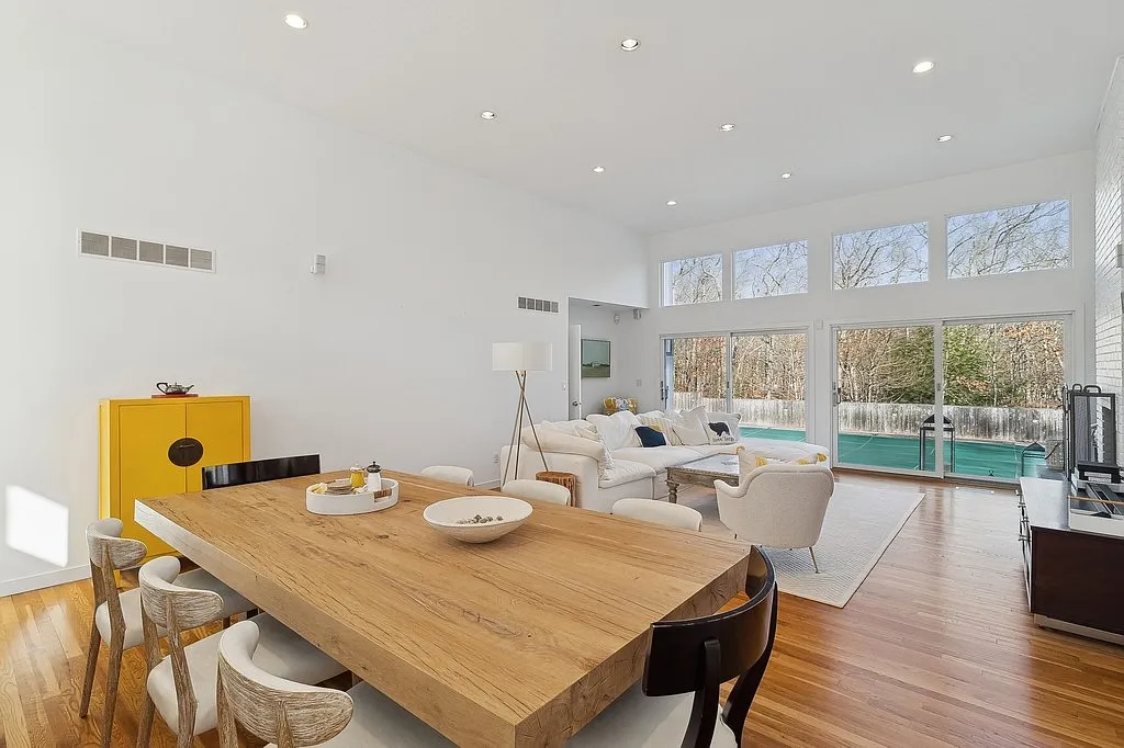 Private East Hampton Retreat with Pool & Hot Tub — Photo 1