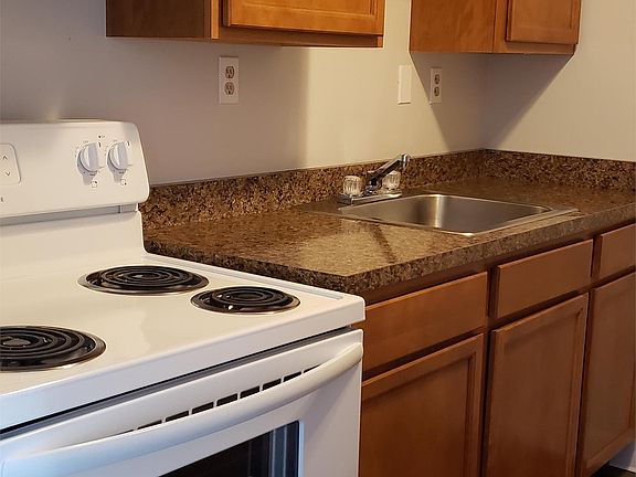 2nd image of 318 E Main St #201
