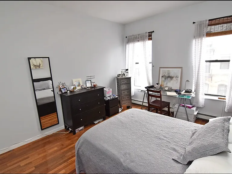 170 Allen St #4B — Photo 2