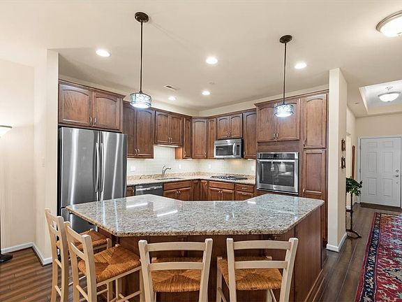 5th image of 414 Independence Ln