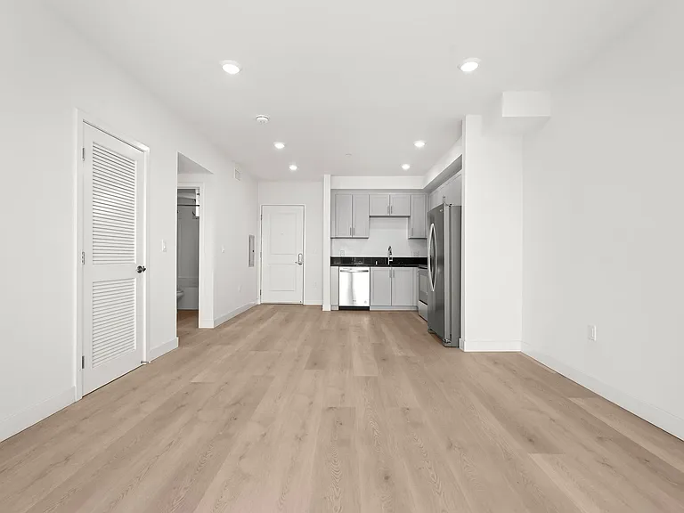 The Rosenell — Photo 125
