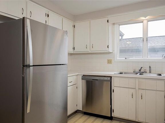 5th image of 69 Sundridge Dr