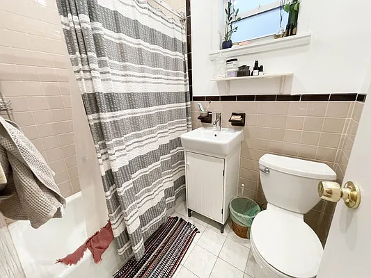 Rented by Ulas Real Estates Inc | media 21