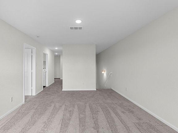 5th image of 8339 Vacek Crossing Way