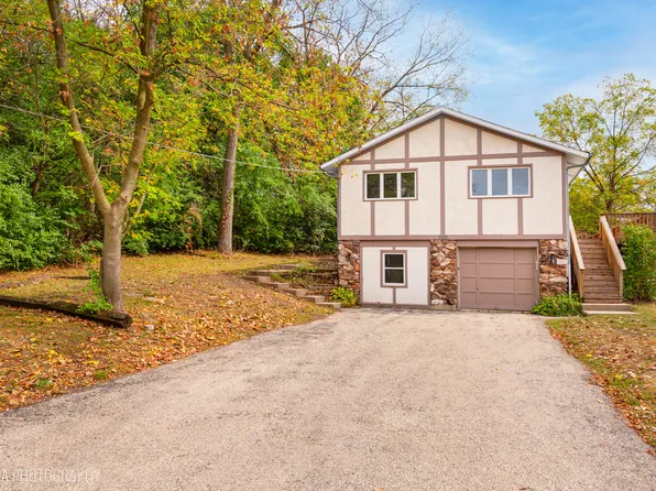 326 Council Trl, Lake In The Hills, IL 60156
