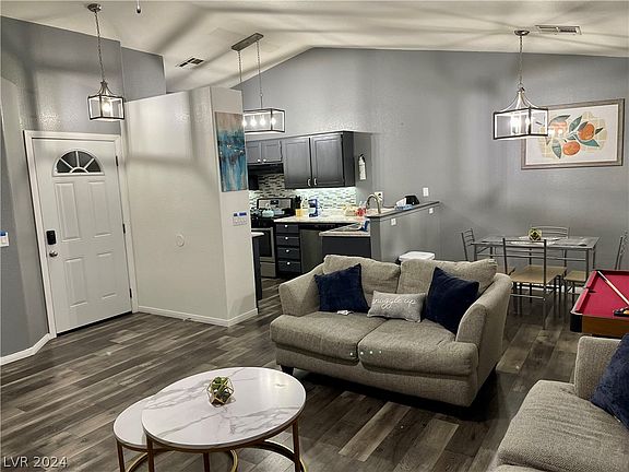 3rd image of 2621 Mercy Dr