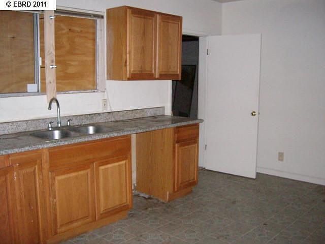 2nd image of 2815 25th Ave