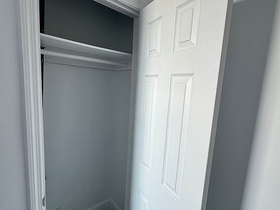 5th image of 14 Wilson Ave APT 3R