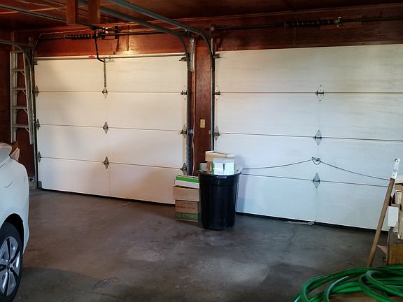 Garage 22'-9" x 26'-6"