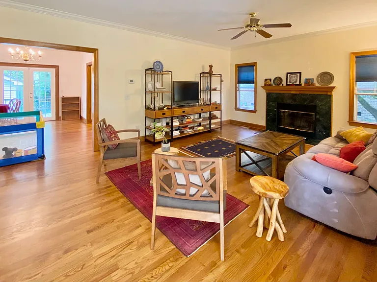 3712 Heyward St — Photo 3
