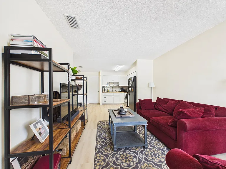1411 E 109th Ave #B — Photo 28