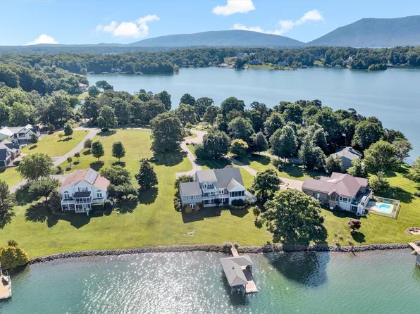 220 Gross Point Dr, Huddleston, VA 24104