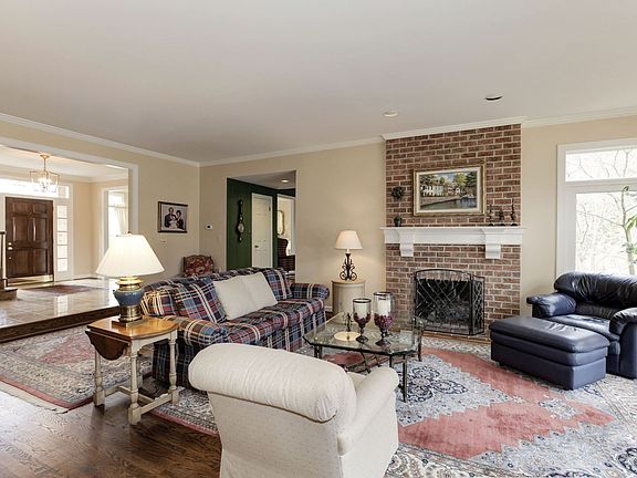 5th image of 7605 Laurel Leaf Dr