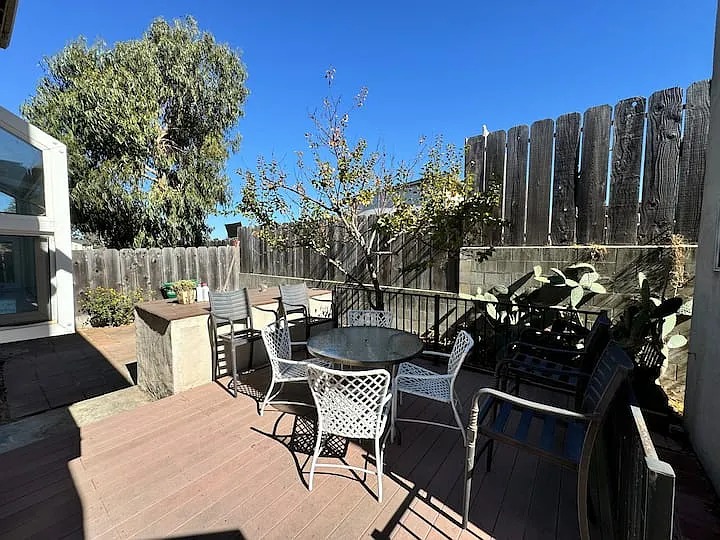 1724 Luxton St — Photo 34