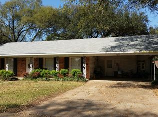 2046 Shadywood Ln, Shreveport, LA 71105