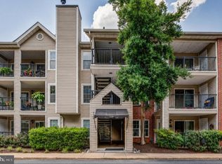 3308 Wyndham Cir APT 124, Alexandria, VA 22302