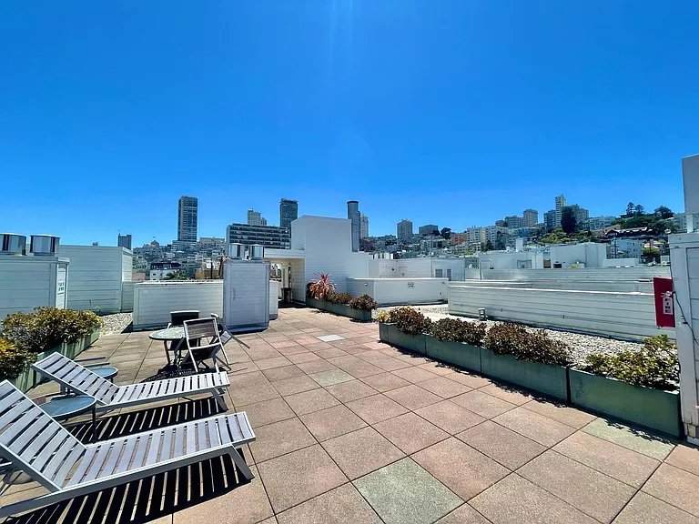 650 Chestnut St #104 — Photo 2