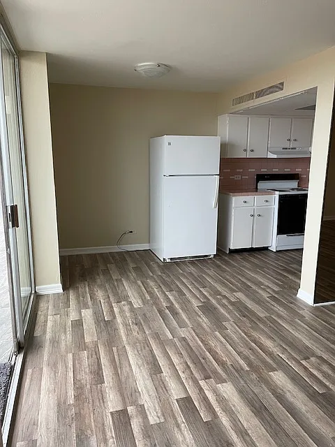 7039 San Pedro Ave — Photo 2
