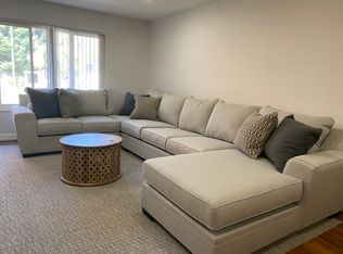 1425 Village Ct, Mountain View, CA 94040