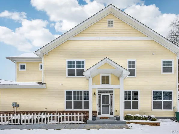 22 Rosecrest Court, Middletown, NY 10940