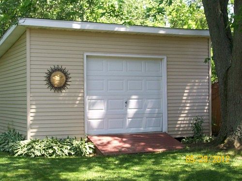3rd image of 245 Maplewood Dr