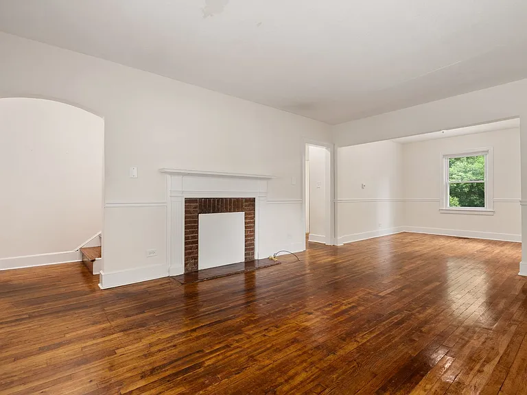 2816 Broad St — Photo 4