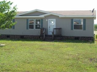 117 Davie Ln, Marion, TX 78124