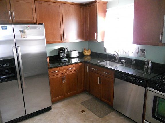 2nd image of 226 Pine St