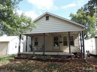 1410 S 11th St, Pekin, IL