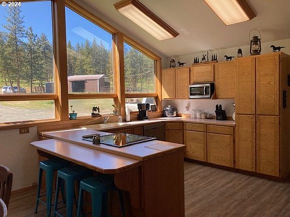 3rd image of 27125 Highway 395 N