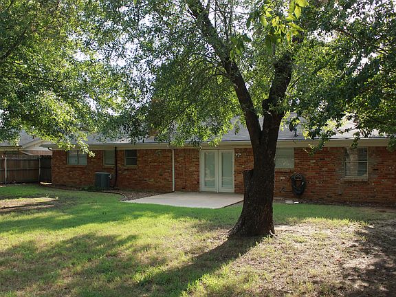 4th image of 2156 Shady Grove Dr