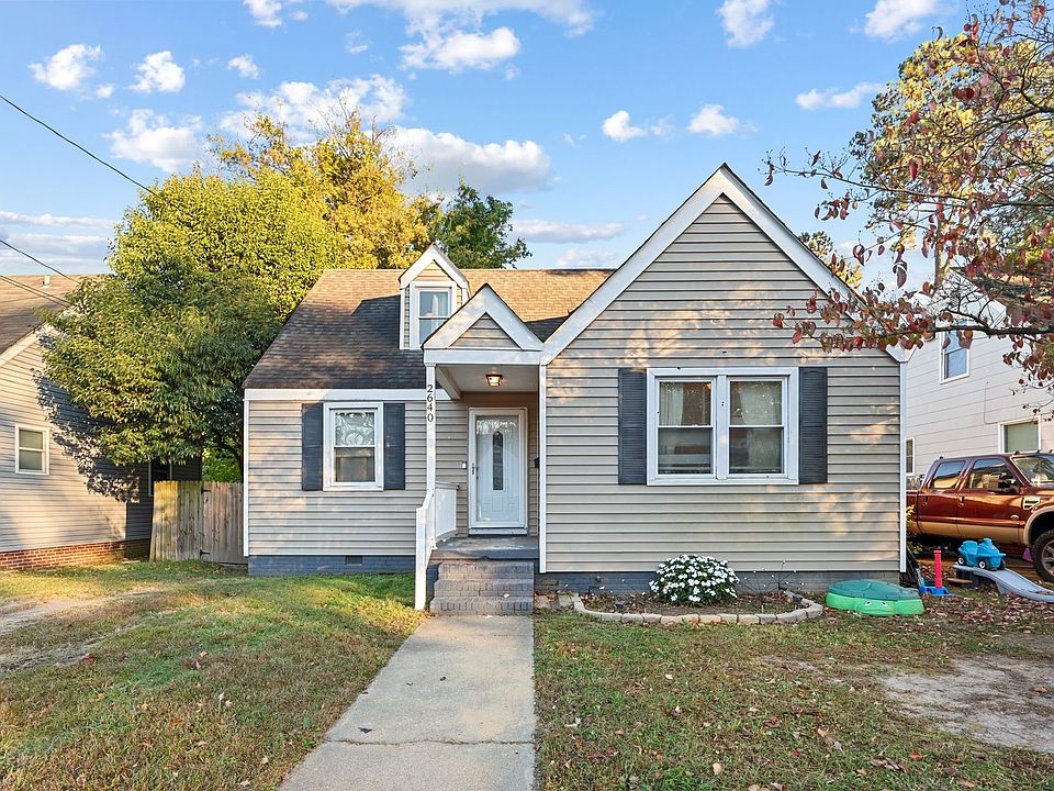 1st image of 2640 Somme Ave