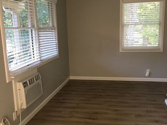 4th image of 411 22nd St APT 3
