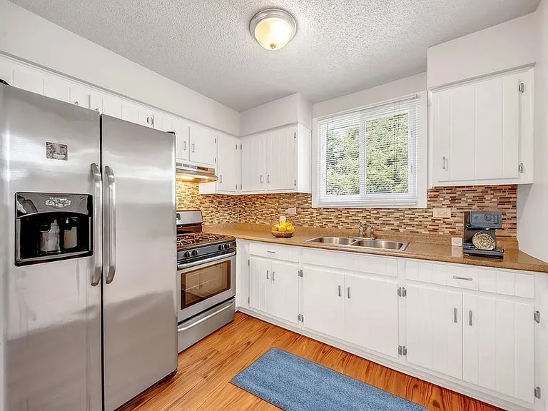 14433 Springfield Ave — Photo 8