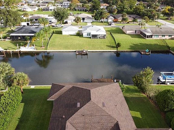 5th image of 3 Carol Ct