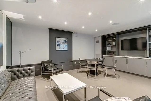 10 Concord Pl #207 — Photo 13
