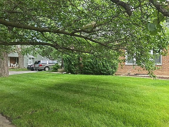 2nd image of 299 Dogwood St