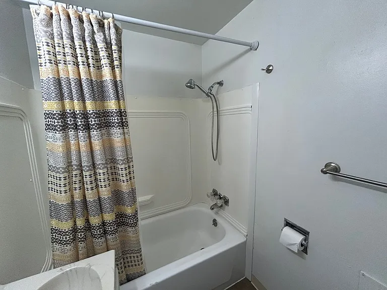 821 W Main St. — Photo 24