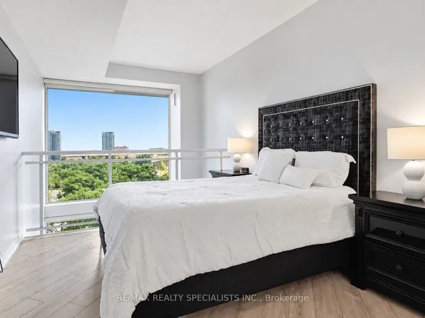 3939 Duke Of York Blvd #711, Mississauga, ON L5B 4N2
