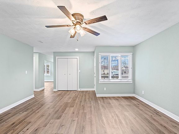 5th image of 10 E Locust St