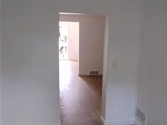 3rd image of 2023 Woodlawn Ave