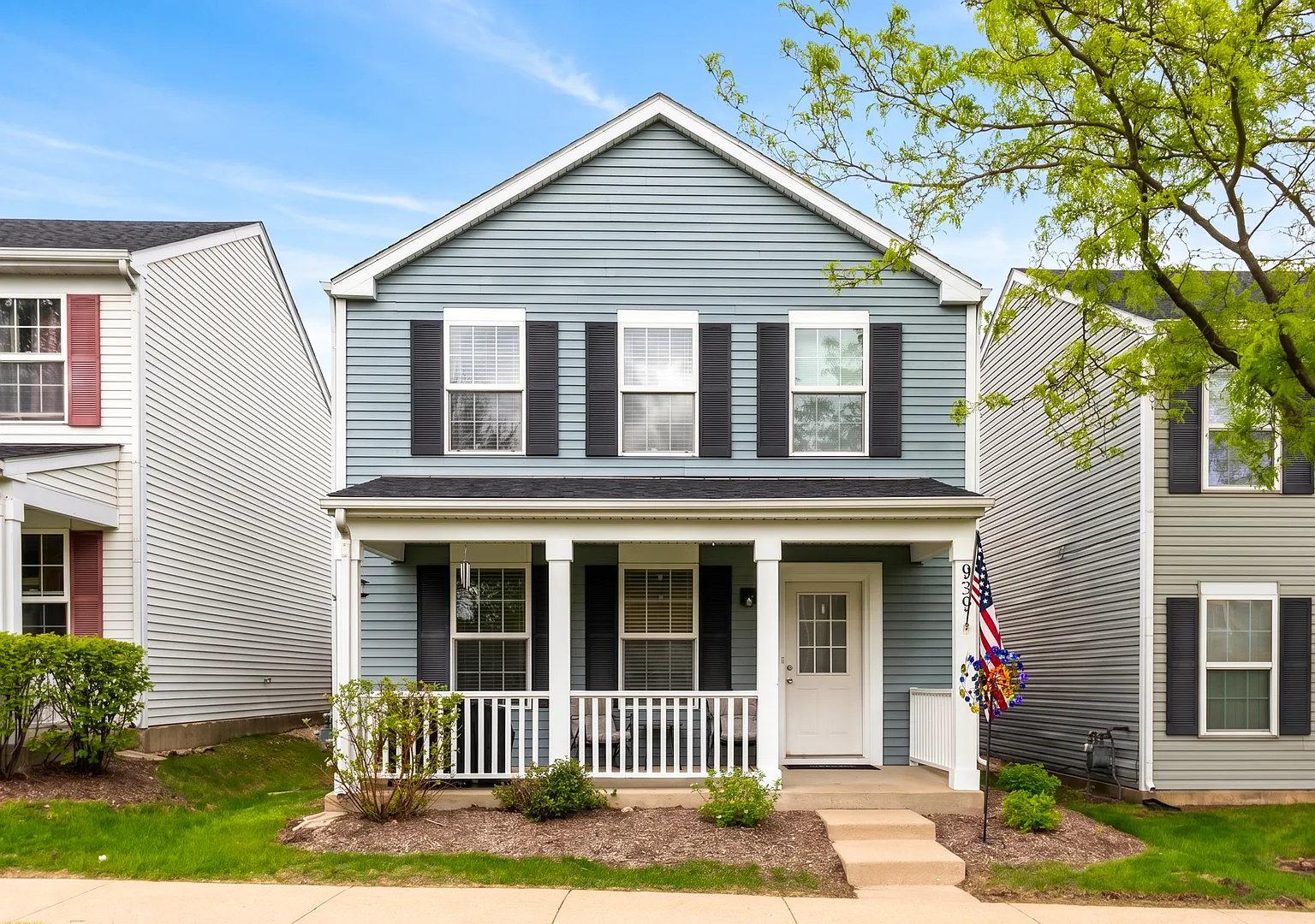 3 bed, 1.5 bath, 1369 sqft, $3,200 — Photo 1