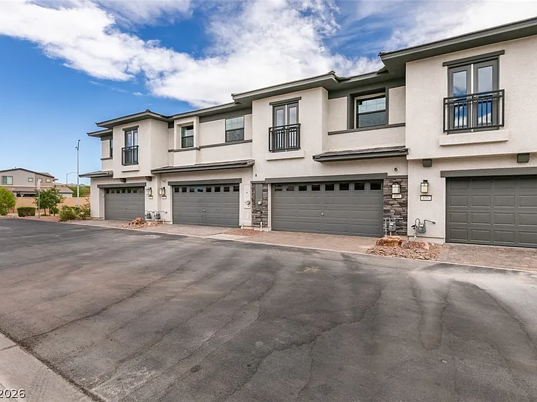 653 Pickled Pepper Pl — Photo 35