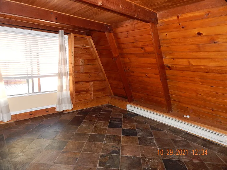 20150 Manzanita St — Photo 12
