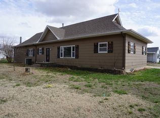 202 S Plum St, Pretty Prairie, KS 67570