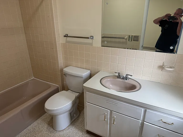 1501 W 3rd St #4 — Photo 3