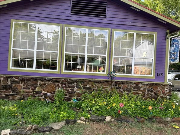 188 N Main St, Eureka Springs, AR 72632