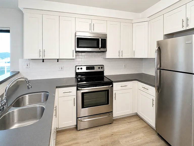 21111 Wood Ave — Photo 15