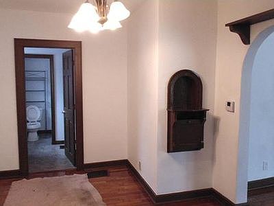 4th image of 702 E North St