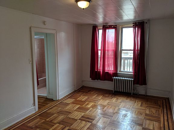 3rd image of 3011 Paulding Ave APT 1R